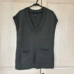 gap オリーブグリーン Vネックニットベスト
