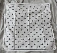 WTAPS 100%コットン バンダナ 骨パターン