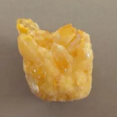 オレンジ色のみかんシャーベットみたいな水晶クラスター