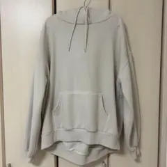 ベージュ パーカー M