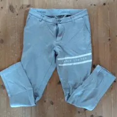 adidas グレー Three Stripes パンツ