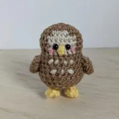 あみぐるみ　鳥　フクロウ　うす茶　丸　キーホルダー　ハンドメイド