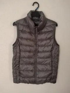 UNIQLO グレー ウルトラライトダウンベスト