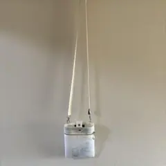 ホワイトファスナー付きバッグ