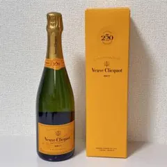 ⭐️【新品未開封】250周年限定ボトル／ヴーヴ・クリコ／750ml／正規品／箱付きのサムネイル