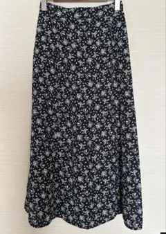 アースミュージックアンドエコロジー　花柄ロングスカート