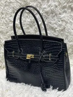 《極美品》LA'BEAU クロコ型押し 鍵付ハンドバッグ　　ブラック
