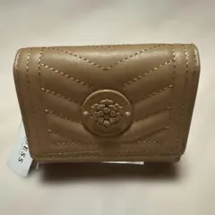 GUESS 三つ折り財布 ベージュ キルティングのサムネイル