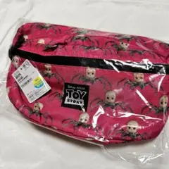 新品　ポップアップ限定　トイ・ストーリー ボディバッグ　シド　ベビーフェイス総柄
