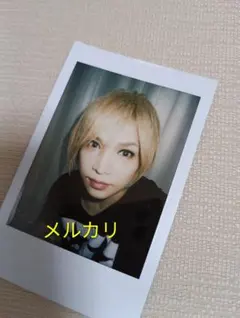 ゴールデンボンバー 鬼龍院翔 チェキ ⑩ - メルカリ