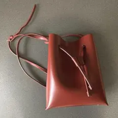 ミニ　ショルダーバッグ　ボルドー　レッド　赤　ワインレッド　巾着　バケット