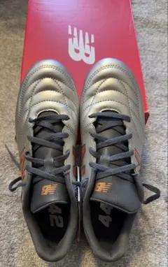 New Balance サッカーシューズ シルバー 24.0cmのサムネイル