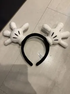 ディズニー　ミッキー手型カチューシャ