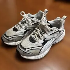 プーマ モーフィック ベース スニーカー 25