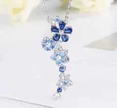 青色花モチーフ ネックレス