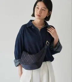 ラシット ナイロン ラウンドショルダーバッグ