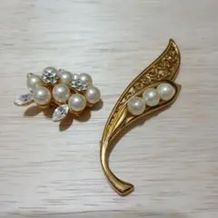 パールとクリスタルのブローチセット