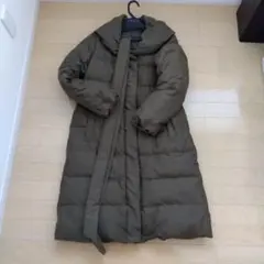 オリーブ色フード付きダウンジャケット　カーキ　ロングダウン