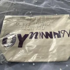 オリーブヤング　ソンス店　限定ポーチ　OLIVE YOUNG