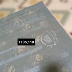 青色とベージュの花柄綿生地　優しい色合い　110✕110