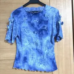 青のリボンが付いた上下セット