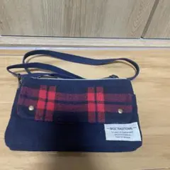 ネイビーと赤のチェック柄ショルダーバッグ