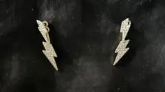 稲妻　イナズマ　ラインストーン ピアス