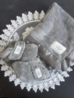 ★新品/美品★UGG ファースト ベビー シューズ ハンカチ セット グレー
