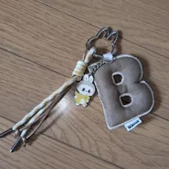 POPMART ラブブ　イニシャルチャーム　B