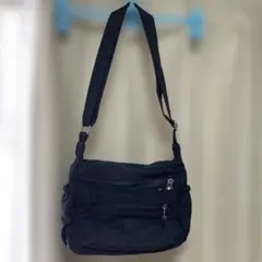 ブラックナイロンショルダーバッグ