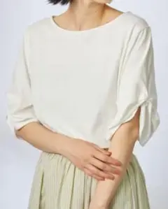 コットン100% タックデザインTシャツ