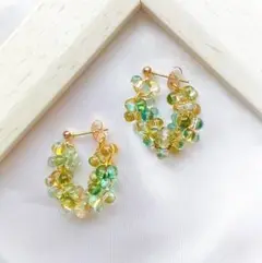 ジャマイカグリーン チェコビーズピアス ハンドメイドピアス
