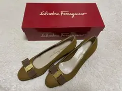 サルヴァトーレ フェラガモ 《VARA》 ヴァラリボン パンプス 靴 レディース