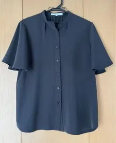 美品 UNTITLEDアンタイトル フレアスリーブブラウス