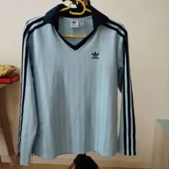 adidasVネックロンＴ水色/ネイビーXS