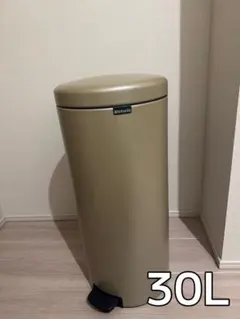 Item thumbnail for item 19db74ae-b3f3-486a-bfe3-8fe1c3e346cd