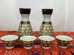 花模様の徳利と酒杯セット