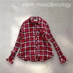 210✳︎アース【M】赤と白のチェック柄 長袖シャツ　ネルシャツ　薄手　レディー