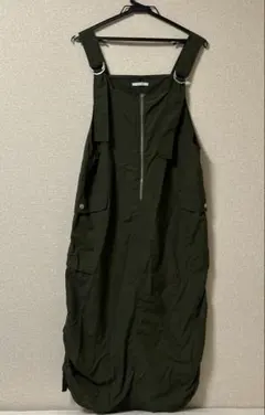 サロペットカーキ