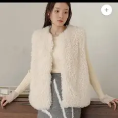 ホワイト　ファーベスト　アイボリー　レディース　トップス