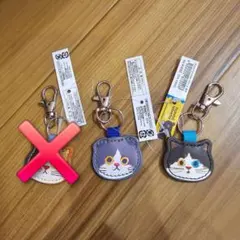 可愛い 猫型キーホルダー みけ オッドアイ ハチワレ スコティッシュ 白黒