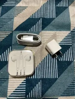 iPhone 有線イヤホン・lightning充電器