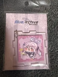 ブルアカ　ミカ　アクリルキーホルダー