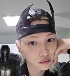 入手困難ATIÏSSU ビーズ装飾 ブラックキャップ - メルカリ