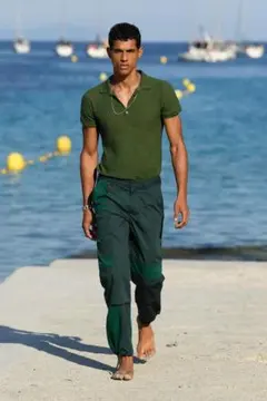 定価83000円　Jacquemus 19SS Le Gadjo SIZE 44のサムネイル