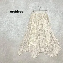 【archives】アシンメトリーヘムスカート　アイボリー　プリーツ　ドット柄