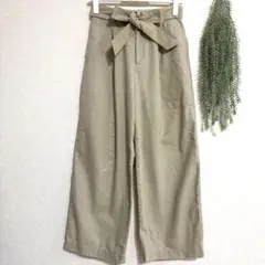UNIQLOユニクロベージュ ワイドパンツ リボン付き