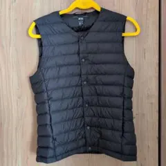 ユニクロ　ウルトラライトダウン　コンパクトベスト　黒　レディース　S