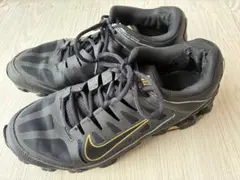 NIKE SHOXナイキ スニーカー ブラック ゴールド メンズ 27.5cmのサムネイル