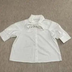 リボンタイ シャツ